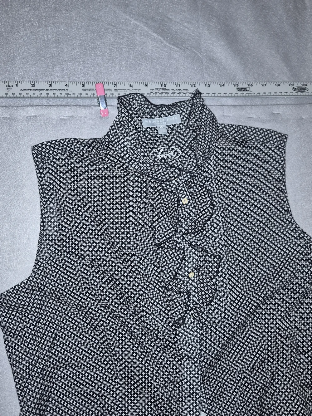 Foxcroft Wrinkle-Free Ruffle Sleeveless Blouse – Women's Size 16